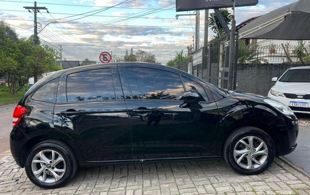 imagem-https://www.socarrao.com.br/sc-vehicle-images-prod/3876633/1789569903636-8481834_9_B_7727cd9c36.jpeg