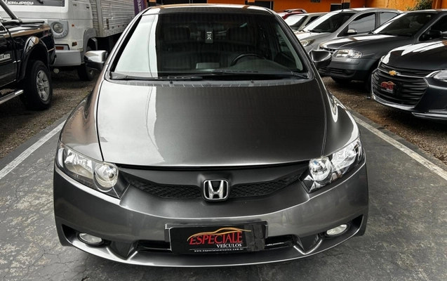 imagem-https://www.socarrao.com.br/sc-vehicle-images-prod/3876671/1789569982013-eLpqqrFDe3cFfpbkNHvADwnJehRL76sG.jpg