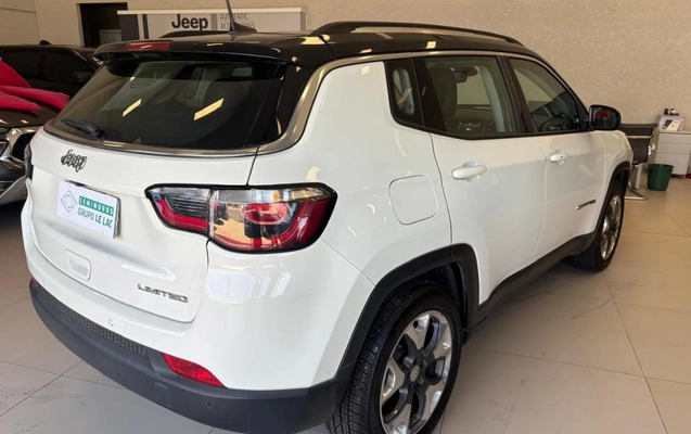 imagem-https://www.socarrao.com.br/sc-vehicle-images-prod/3876739/1789570118868-vehicle_image_1789570084_c8bf06c467405554afa01d2b4605a1df.jpeg