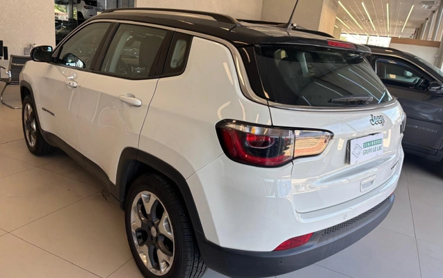 imagem-https://www.socarrao.com.br/sc-vehicle-images-prod/3876739/1789570118871-vehicle_image_1789570088_69205ec78892c79d3dc93d5b5bc9005c.jpeg