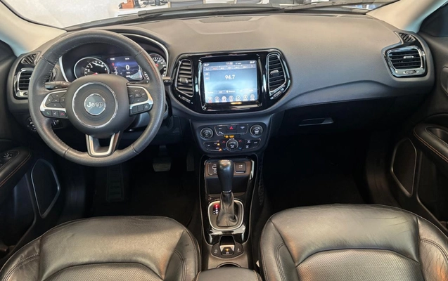 imagem-https://www.socarrao.com.br/sc-vehicle-images-prod/3876739/1789570118876-vehicle_image_1789570094_cd4389c693068225eae0e2d2f732b413.jpeg