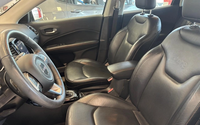 imagem-https://www.socarrao.com.br/sc-vehicle-images-prod/3876739/1789570118880-vehicle_image_1789570100_c290c27ce853fa97e1428871ccfd77eb.jpeg