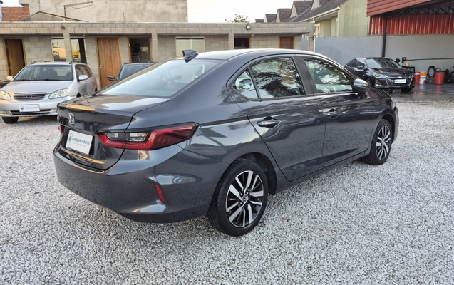 imagem-https://www.socarrao.com.br/sc-vehicle-images-prod/3876812/1789570274842-vehicle_image_1784151046_09c53ba1897cd4d17ab86a551b5a508d.jpeg