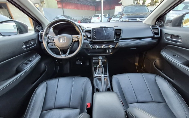 imagem-https://www.socarrao.com.br/sc-vehicle-images-prod/3876812/1789570274851-vehicle_image_1784151069_5b613844bc59c171937e26305e053876.jpeg