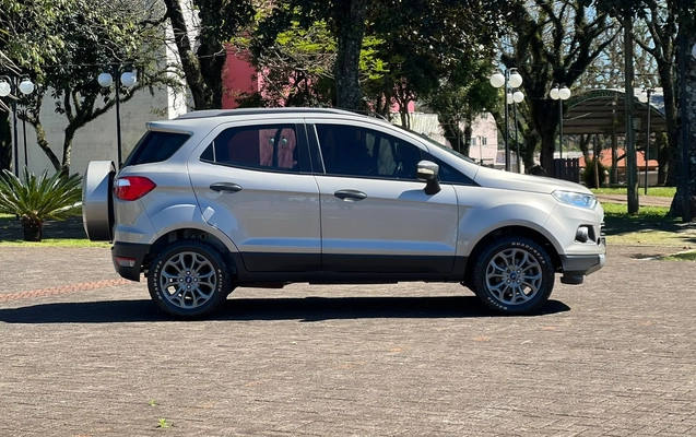 imagem-https://www.socarrao.com.br/sc-vehicle-images-prod/3876924/1789570469912-0c6c83bb7de24e97bc30fd9808301639_1789570314696.jpg