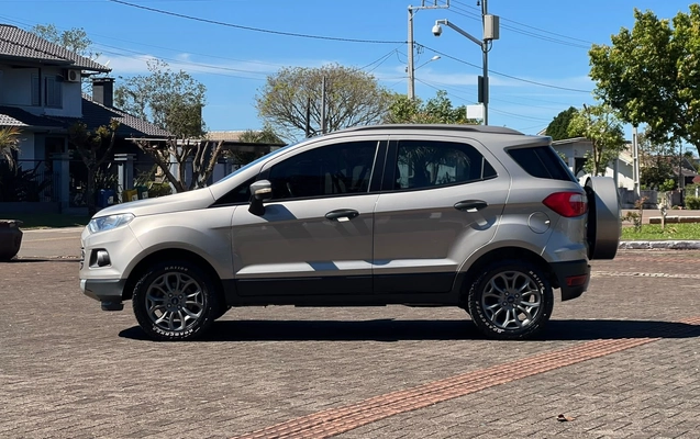 imagem-https://www.socarrao.com.br/sc-vehicle-images-prod/3876924/1789570469916-8329536e3f124a568e8ef5c3e1cab21a_1789570314720.jpg