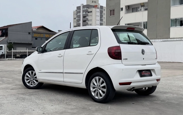 imagem-https://www.socarrao.com.br/sc-vehicle-images-prod/3876962/1789570554831-V2hhdHNBcHAgSW1hZ2UgMjAyNi0wOS0xNCBhdCAxOC4wMC4wOSAoMikuanBlZw.jpeg
