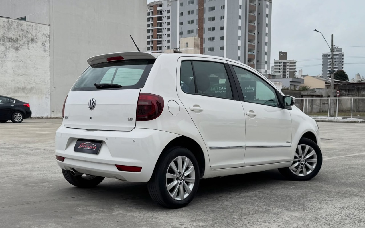 imagem-https://www.socarrao.com.br/sc-vehicle-images-prod/3876962/1789570555071-V2hhdHNBcHAgSW1hZ2UgMjAyNi0wOS0xNCBhdCAxOC4wMC4xMC5qcGVn.jpeg