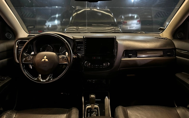 imagem-https://www.socarrao.com.br/sc-vehicle-images-prod/3877097/1789570763995-8_060203.jpg