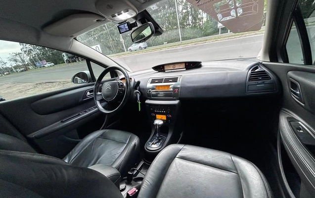 imagem-https://www.socarrao.com.br/sc-vehicle-images-prod/3877179/1789570941458-8458071_3_B_67c24785d5.jpeg
