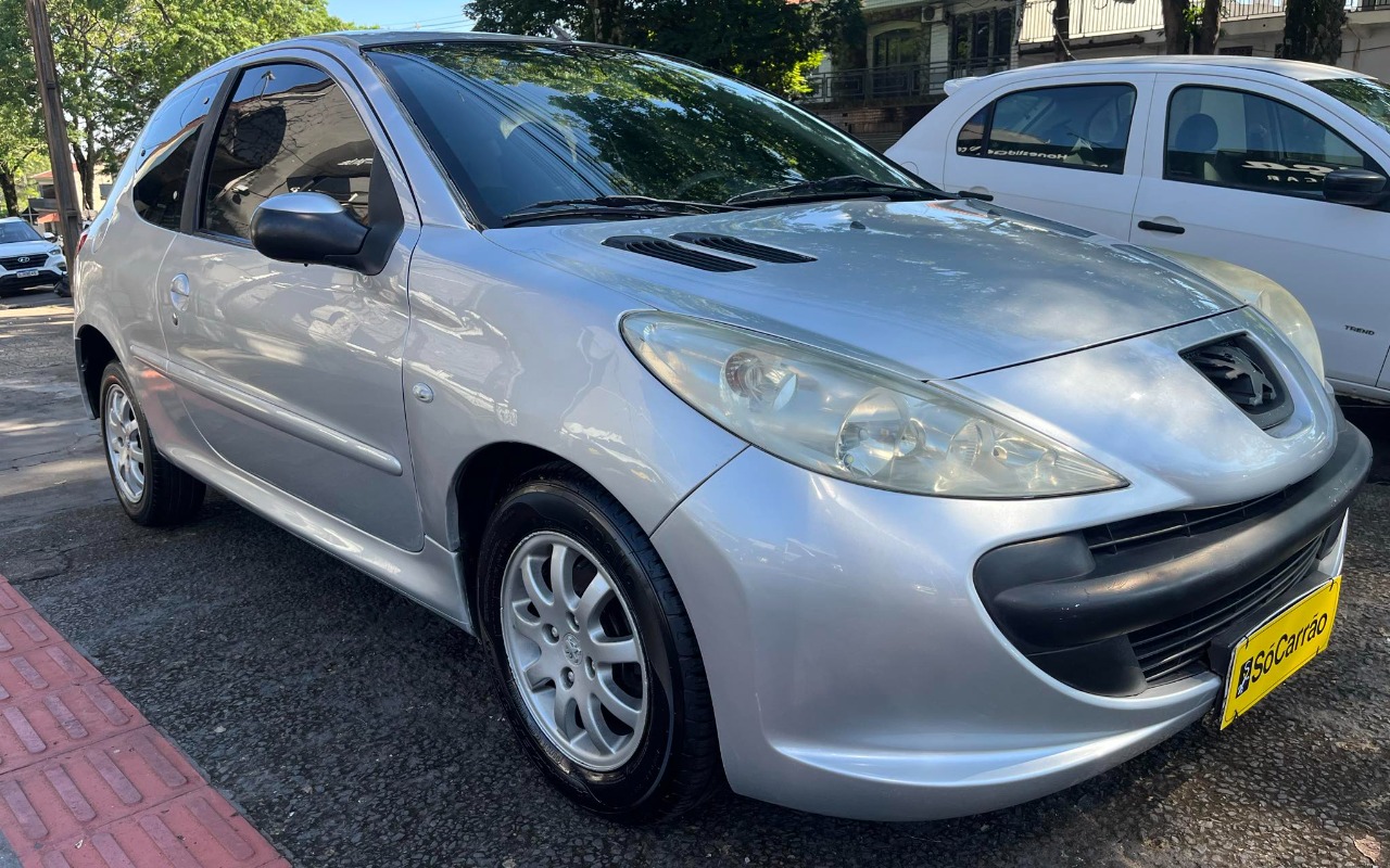 Peugeot 207 XR 1.4 Flex 8V 3p 2011 Prata — foto 1 de 3