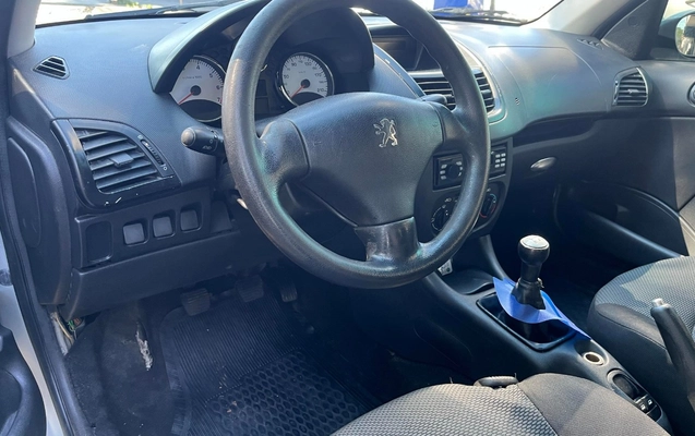 imagem-https://www.socarrao.com.br/sc-vehicle-images-prod/3877301/1789571109057-MjRlYTJkM2QtOTNlMi00ZjdlLTkxNzAtMjc1YWI4NDY1OTA2LmpwZw.jpg