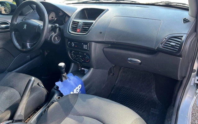 imagem-https://www.socarrao.com.br/sc-vehicle-images-prod/3877301/1789571109203-ZTVmNDI1OGUtMDY4Ny00OGRiLTkwMzctNGIxNDE4MTRmNGRkLmpwZw.jpg