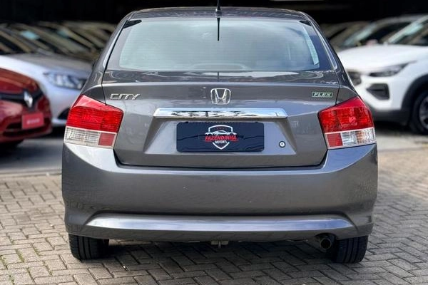 imagem-https://www.socarrao.com.br/sc-vehicle-images-prod/3877792/1789572191692-8469916_5_B_036d230251.jpeg