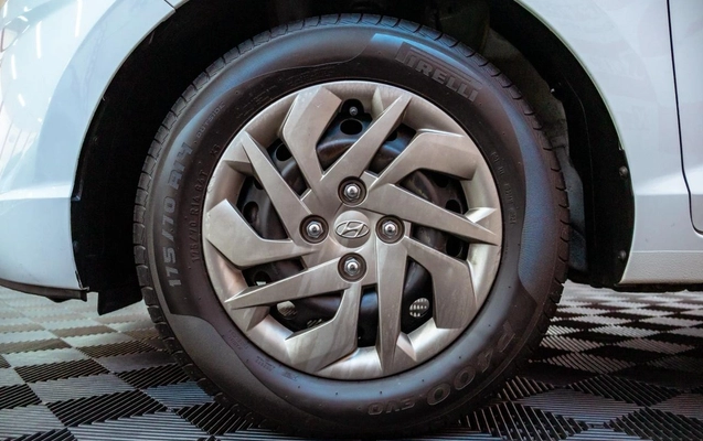 imagem-https://www.socarrao.com.br/sc-vehicle-images-prod/38778/1780680928479-ZTI1MWIzY2MtMmZlNS00NmY2LTlkYjItNGRjZTI2NjQ1MzRkLmpwZw.jpg