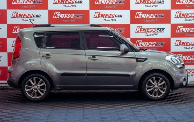 imagem-https://www.socarrao.com.br/sc-vehicle-images-prod/38783/1781965911624-ODBjMTY3MTktODBmMi00ZDQyLThkZmItZGQ1MmJiOWM3ZjdkLmpwZw.jpg