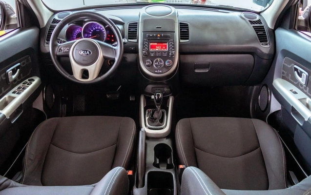 imagem-https://www.socarrao.com.br/sc-vehicle-images-prod/38783/1781965911739-MGQwNjk0YWYtNzdiMy00OTJkLThhYmQtZmNlZTVlYjQ1ZWYxLmpwZw.jpg