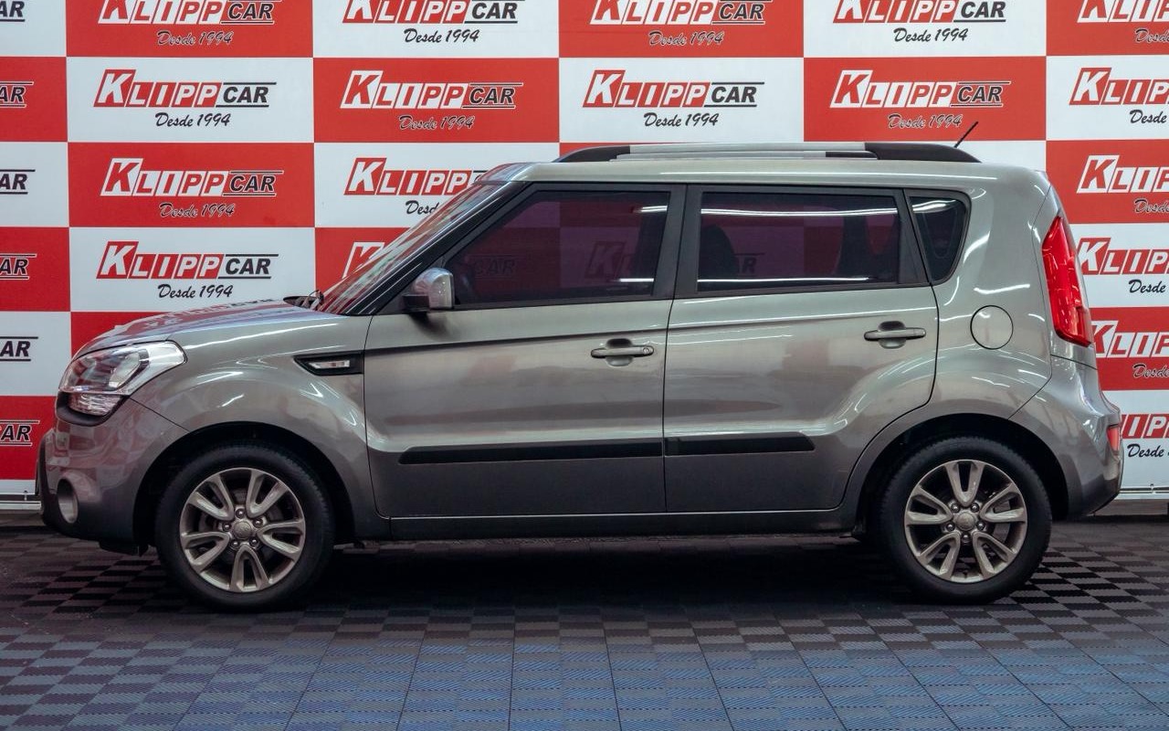 imagem-https://www.socarrao.com.br/sc-vehicle-images-prod/38783/1781965912747-YjI0MWMyNWQtNGY1ZC00MDk4LWE4ZGQtYmZjNmYzYzk1MGY2LmpwZw.jpg