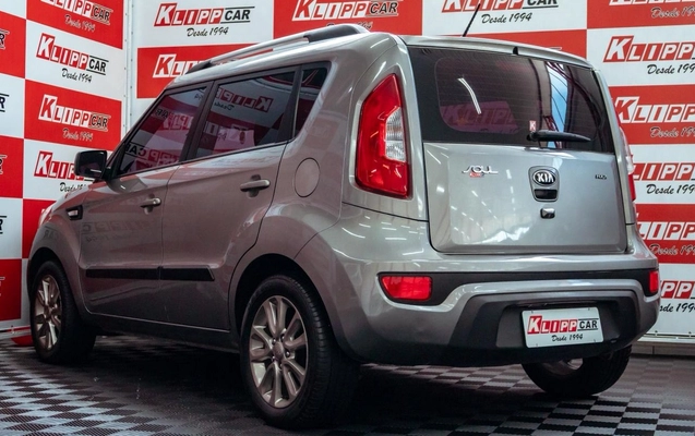 imagem-https://www.socarrao.com.br/sc-vehicle-images-prod/38783/1781965912833-MGRjMjMzNTktODhjNy00YWYxLTg2OGItMTczNGFmMTQxMzJiLmpwZw.jpg