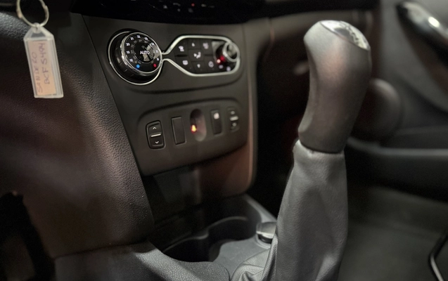 imagem-https://www.socarrao.com.br/sc-vehicle-images-prod/3878770/1789573765345-2_013431.jpg