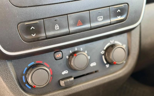 imagem-https://www.socarrao.com.br/sc-vehicle-images-prod/3879119/1789669992640-8416376_16_B_57feaedbf1.jpeg