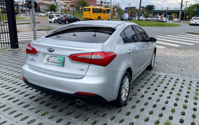 imagem-https://www.socarrao.com.br/sc-vehicle-images-prod/3879418/1790895187279-Ny5qcGVn.jpeg