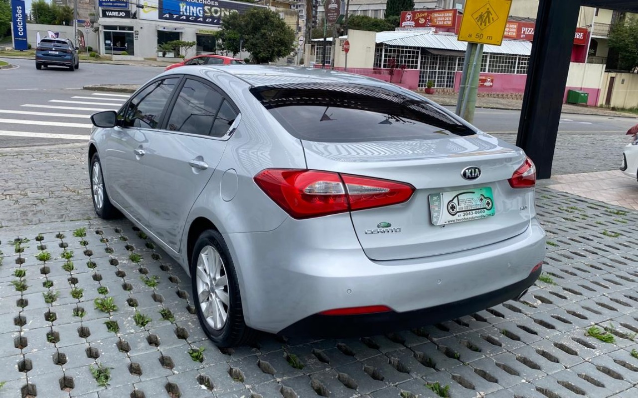 imagem-https://www.socarrao.com.br/sc-vehicle-images-prod/3879764/1790895257087-Ni5qcGVn.jpeg