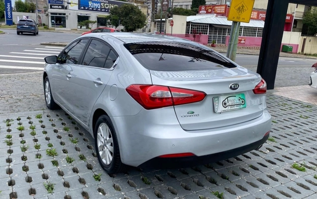 imagem-https://www.socarrao.com.br/sc-vehicle-images-prod/3879764/1790895257087-Ni5qcGVn.jpeg