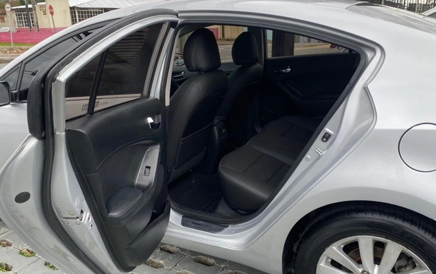 imagem-https://www.socarrao.com.br/sc-vehicle-images-prod/3879764/1790895257836-MTguanBlZw.jpeg