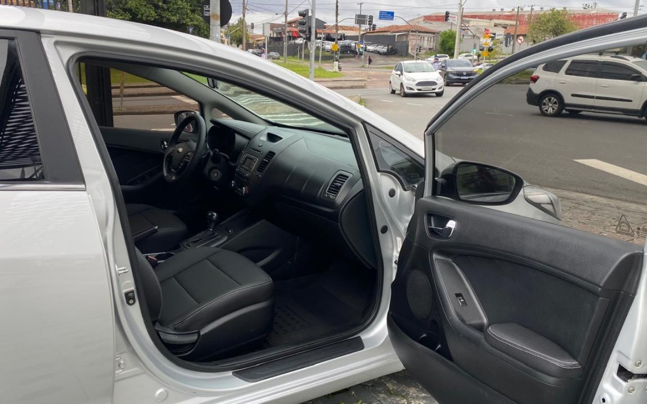 imagem-https://www.socarrao.com.br/sc-vehicle-images-prod/3879764/1790895258191-MjQuanBlZw.jpeg