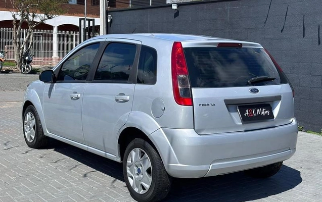 imagem-https://www.socarrao.com.br/sc-vehicle-images-prod/3880549/1789576365363-8482414_6_B_263f3b1bb3.jpeg