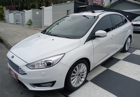 Ford Focus 2019 Branco — foto 1 de 3