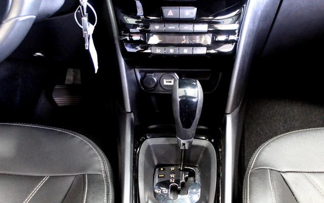 imagem-https://www.socarrao.com.br/sc-vehicle-images-prod/3880871/1789576764232-12_010041.jpg