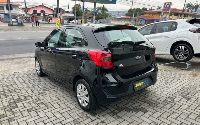 imagem-https://www.socarrao.com.br/sc-vehicle-images-prod/3880878/1789576810227-b33bdab9-b2d8-45d1-9eb1-2d2275648de6.jpeg
