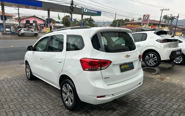 imagem-https://www.socarrao.com.br/sc-vehicle-images-prod/3880879/1789576817171-c0a476ec-1c49-4e3b-a729-5ccbe7abd9f8.jpeg