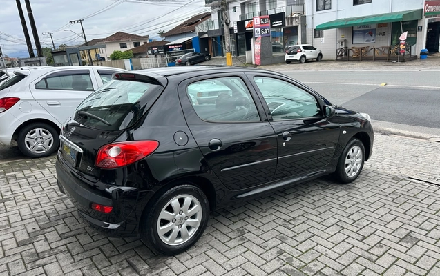 imagem-https://www.socarrao.com.br/sc-vehicle-images-prod/3880882/1789576832541-557e294f-b8b1-457f-8e1d-c193198be191.jpeg