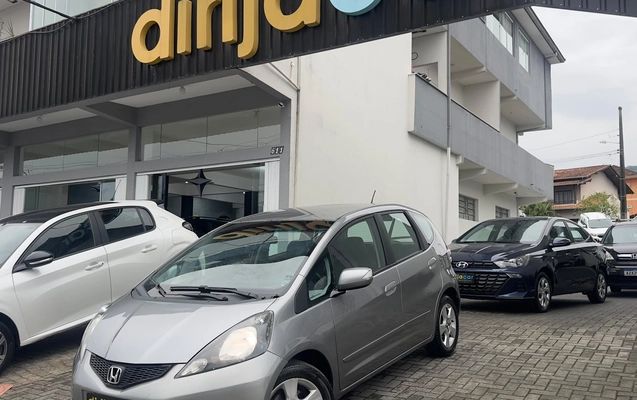 imagem-https://www.socarrao.com.br/sc-vehicle-images-prod/3880883/1789576840181-4f470c3a-4068-487d-bdcb-d6c9c6f7622b.jpeg