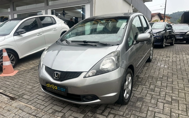 imagem-https://www.socarrao.com.br/sc-vehicle-images-prod/3880883/1789576840183-5df83d5c-20e4-404d-b23c-a2ef376f57bc.jpeg