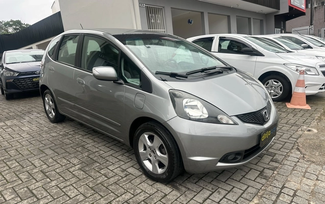 imagem-https://www.socarrao.com.br/sc-vehicle-images-prod/3880883/1789576840185-5b7b08ca-95f8-4fe8-bbcc-ce838422eab7.jpeg