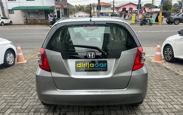 imagem-https://www.socarrao.com.br/sc-vehicle-images-prod/3880883/1789576840188-5beb3fa2-607b-47ff-b966-b5bbfbd2e6fc.jpeg