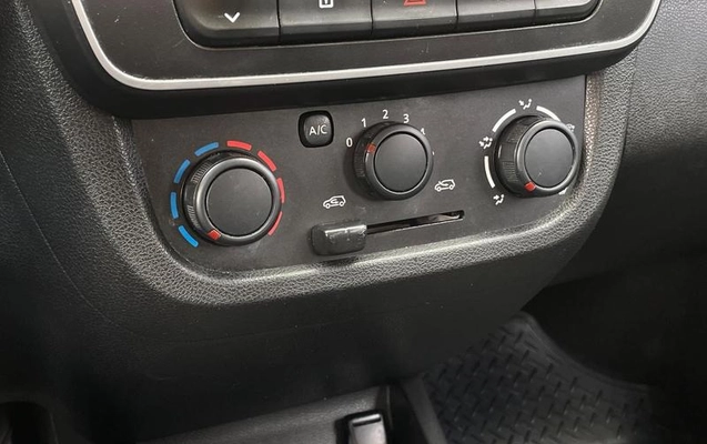 imagem-https://www.socarrao.com.br/sc-vehicle-images-prod/3881105/1789577040474-8450242_9_B_727f833a7e.jpeg