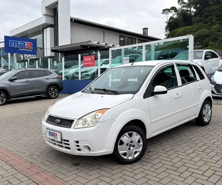 Ford Fiesta 2010 Branco — foto 1 de 3