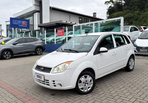 Ford Fiesta 2010 Branco — foto 1 de 3