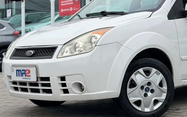 imagem-https://www.socarrao.com.br/sc-vehicle-images-prod/3881443/1789577572398-003_05a46f68cb262df1df9ddea00eb780d7.jpeg