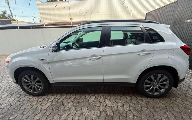 imagem-https://www.socarrao.com.br/sc-vehicle-images-prod/3881528/1789577881189-8171525_3_B_69f273e18e.jpeg