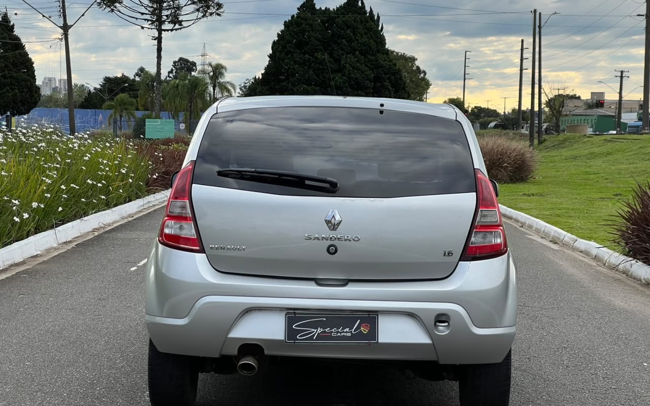 imagem-https://www.socarrao.com.br/sc-vehicle-images-prod/3881561/1789590559066-V2hhdHNBcHAgSW1hZ2UgMjAyNi0wOS0xNSBhdCAxNi41OC41OCAoMykuanBlZw.jpeg