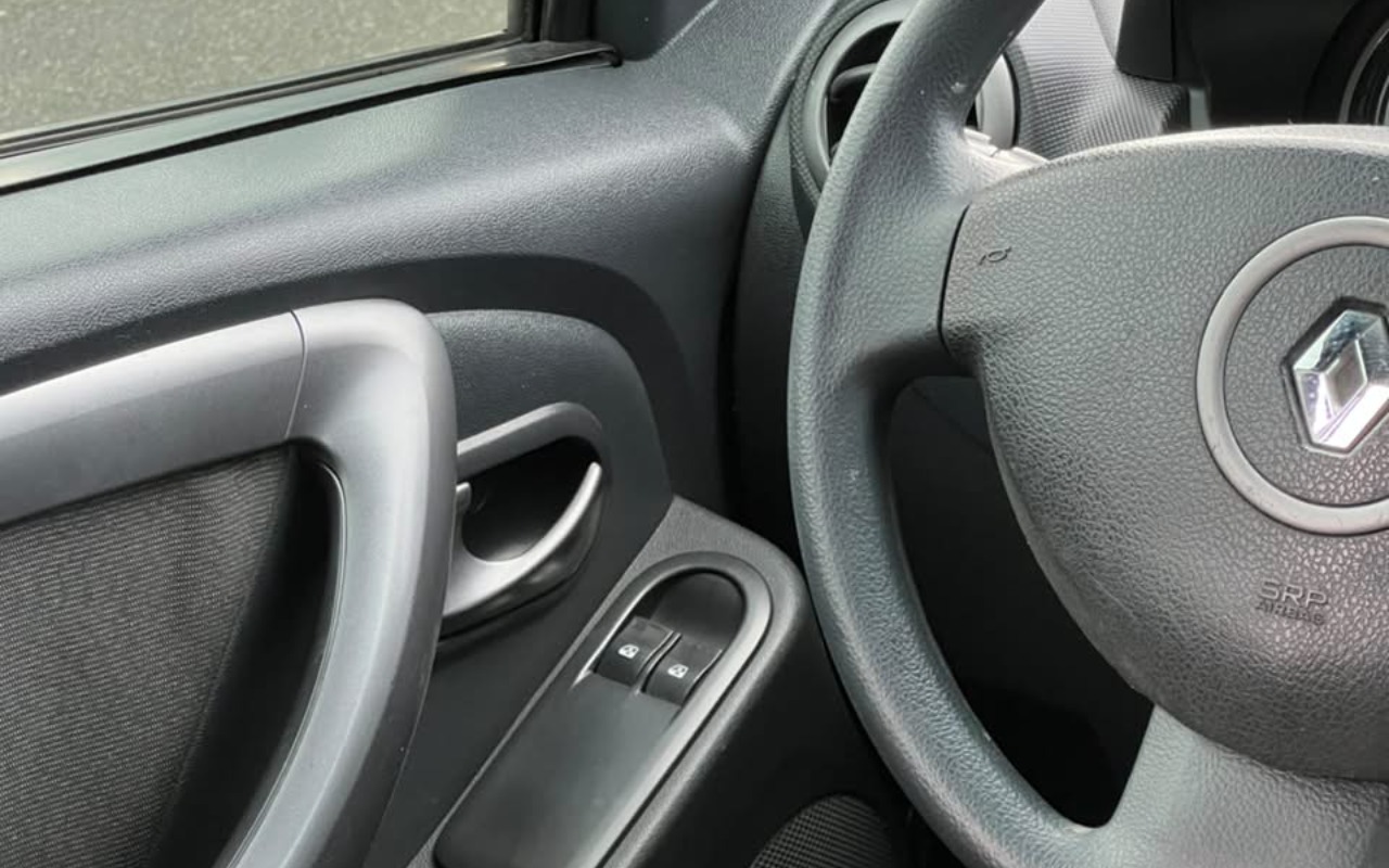 imagem-https://www.socarrao.com.br/sc-vehicle-images-prod/3881561/1789590559425-V2hhdHNBcHAgSW1hZ2UgMjAyNi0wOS0xNSBhdCAxNi41OC41OCAoOSkuanBlZw.jpeg