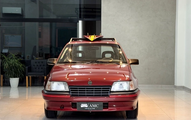 imagem-https://www.socarrao.com.br/sc-vehicle-images-prod/3881920/1789583639118-V2hhdHNBcHAgSW1hZ2UgMjAyNi0wMy0xOCBhdCAxNy41OS4yNCAoMSkuanBlZw.jpeg