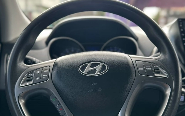 imagem-https://www.socarrao.com.br/sc-vehicle-images-prod/3881927/1789579734688-e345bbf3c37345b38657444f8a0da042_1789578365681.jpg