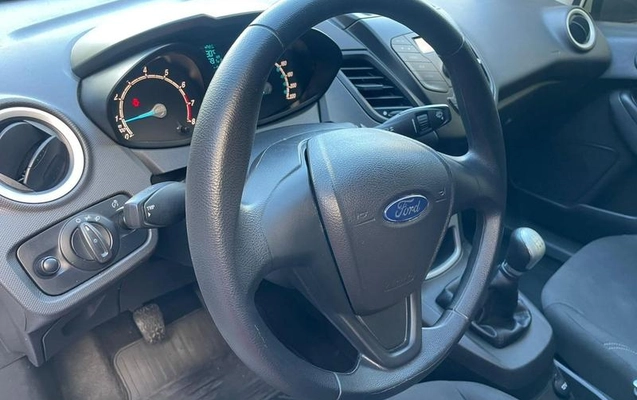imagem-https://www.socarrao.com.br/sc-vehicle-images-prod/3881940/1789578612205-7817185_14_B_5113dfcbdd.jpeg